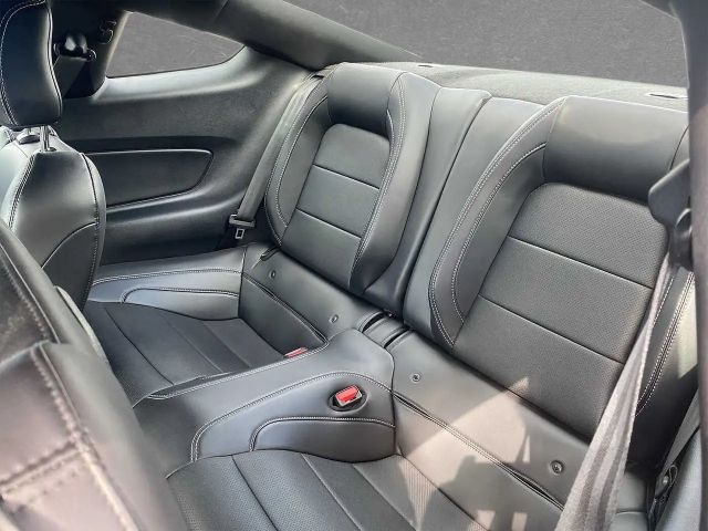 Ford Mustang Fastback GT 5.0 V8