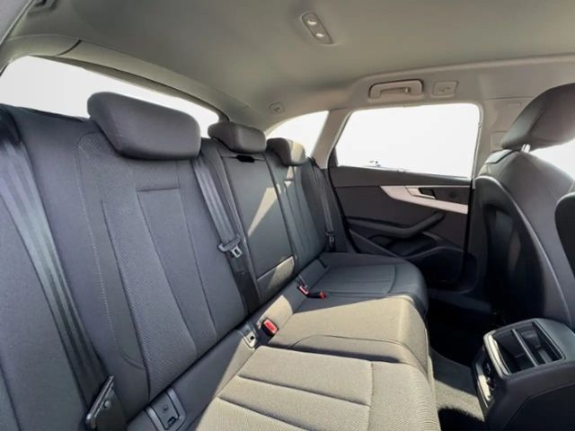 Audi A4 30 TDI Avant