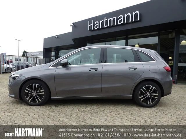 Mercedes-Benz B 180 Progressive Sedan