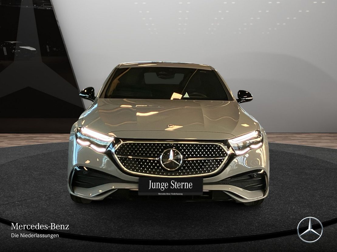 Mercedes-Benz E 220 AMG Line E 220 d Sedan