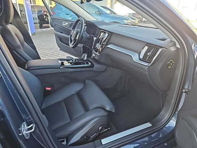 Volvo V60 AWD Dark Plus T6