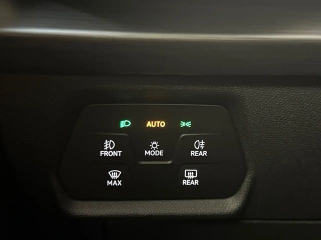 Cupra Formentor AUTOMATIK NAV LED AHK DIG-DISPLAY KAMERA ACC SITZ.