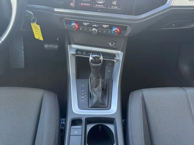 Audi Q3 45TFSIe AHK PDC