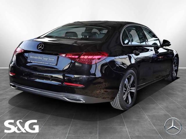 Mercedes-Benz C 180 Sedan