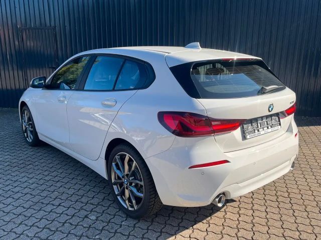 BMW 120 120i 5-deurs Sedan
