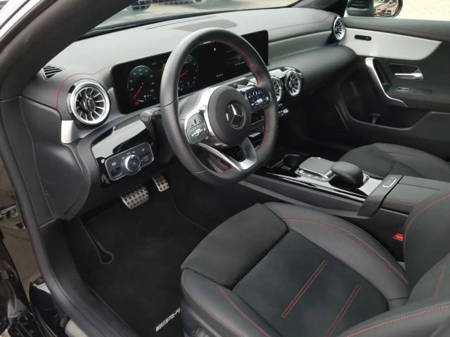 Mercedes-Benz CLA 200 AMG Line Shooting Brake