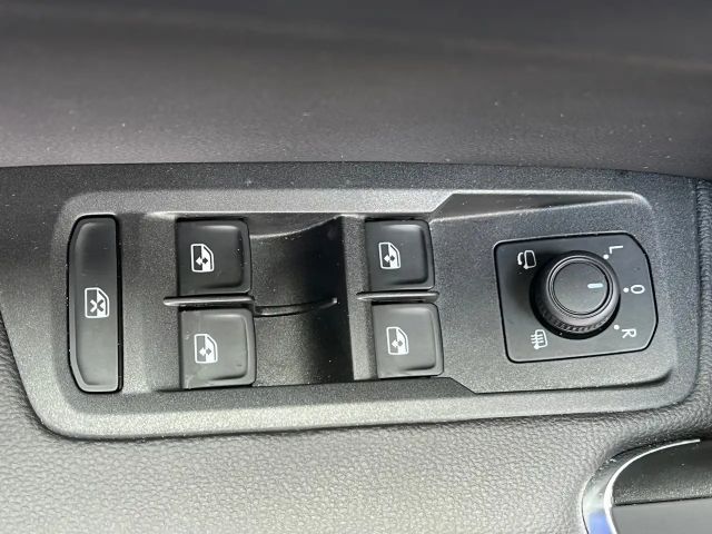 Volkswagen Touran 2.0 TDI DSG IQ.Drive