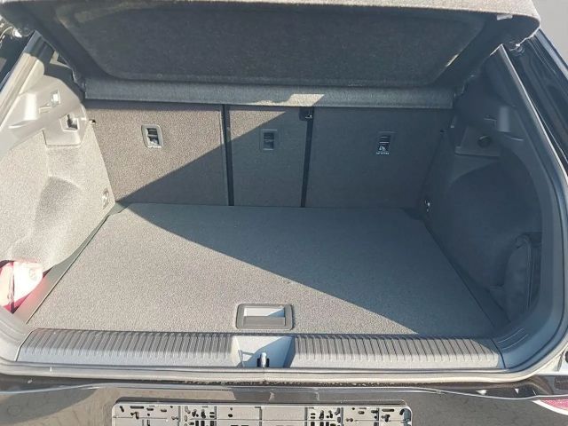 Volkswagen T-Roc 1.5 eTSI DSG R-Line