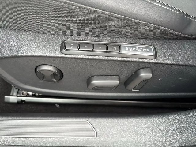 Volkswagen Golf DSG Life