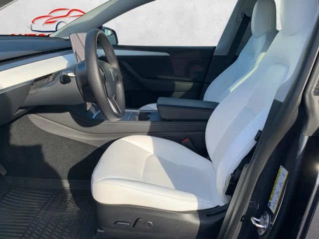 Tesla Model Y AWD Long Range