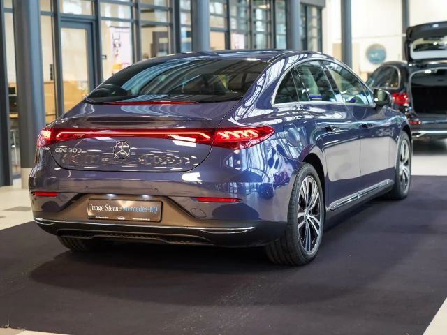 Mercedes-Benz EQE 300 Electric Art Sedan