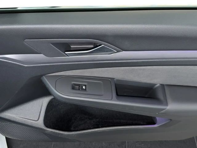 Volkswagen Golf Style Variant