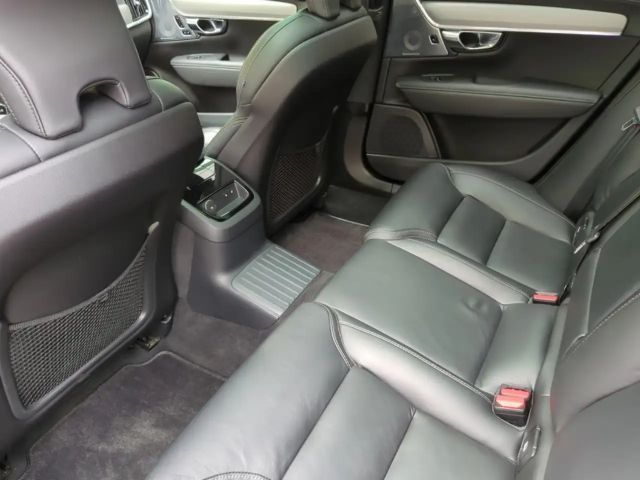 Volvo V90 R-Design Recharge T6