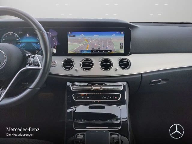 Mercedes-Benz E 200 AVANTGARDE Estate