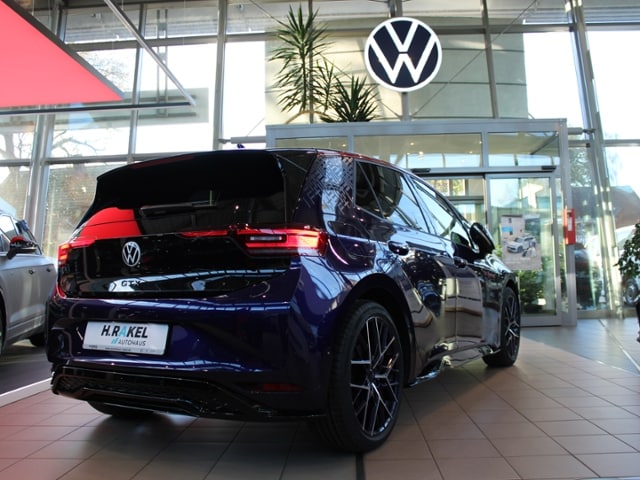 Volkswagen ID.3 FIRE+ICE *360°*H&K*KEYLESS*