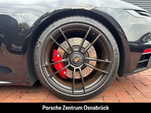 Porsche 992 4 Coupé GTS Targa