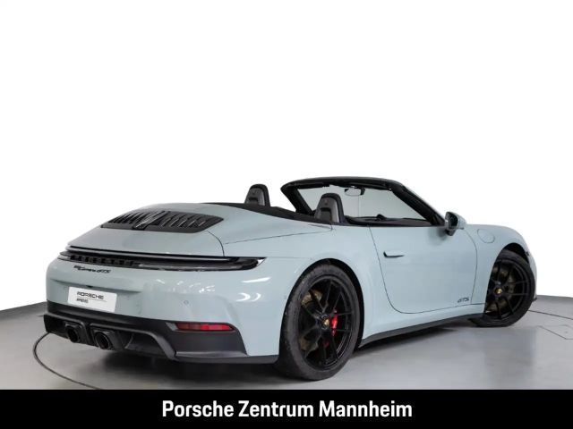 Porsche 992 Cabrio Carrera GTS