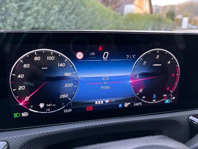 Mercedes-Benz A 180 A 180 d AMG Line