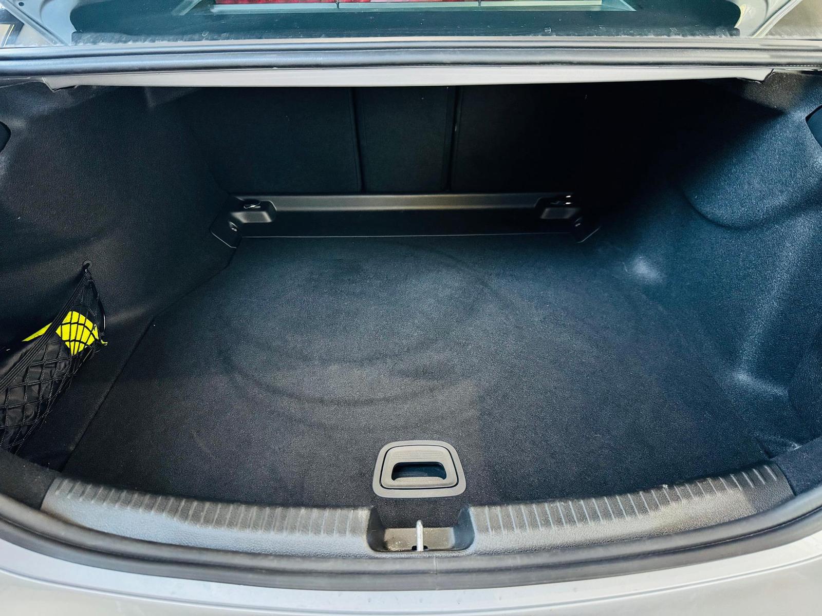 Mercedes-Benz C 200 AVANTGARDE Sedan