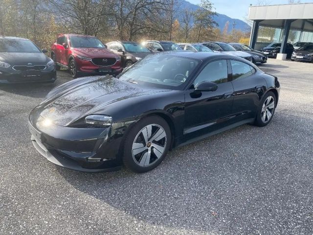 Porsche Taycan 71kWh