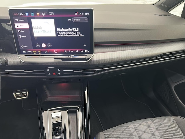 Volkswagen Golf 1.5 eTSI DSG R-Line