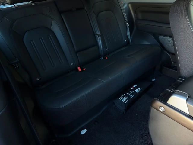 Land Rover Defender 90