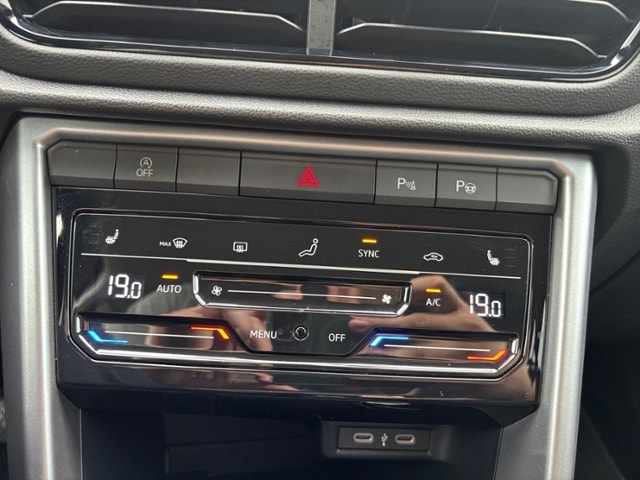 Volkswagen T-Roc 1,0l TSI 116 PS Navi LED Sitzheizung