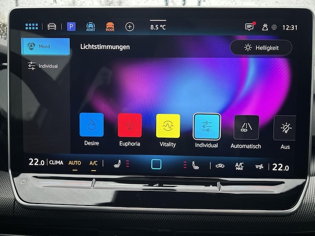 Volkswagen Golf 1.5 eTSI Golf VIII R-Line