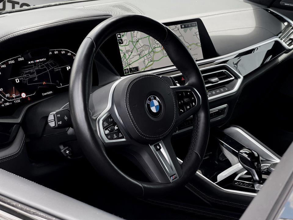 BMW X6 M50i