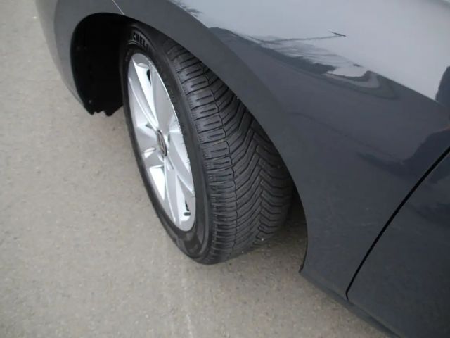 Volkswagen Golf Life Variant