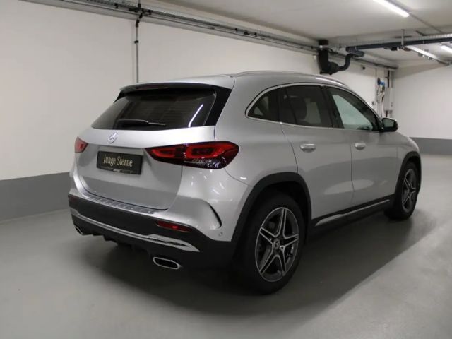 Mercedes-Benz GLA 180 AMG Line Business Line