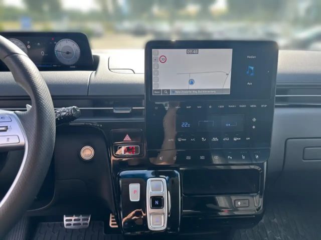 Hyundai Staria Signature