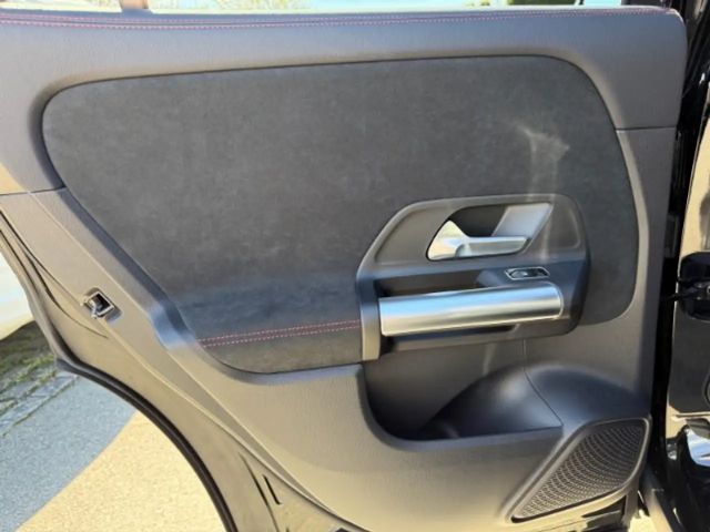 Mercedes-Benz GLA 180 AMG Line