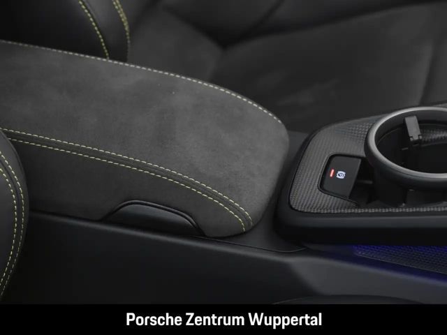 Porsche 992 4 Coupé GTS Targa