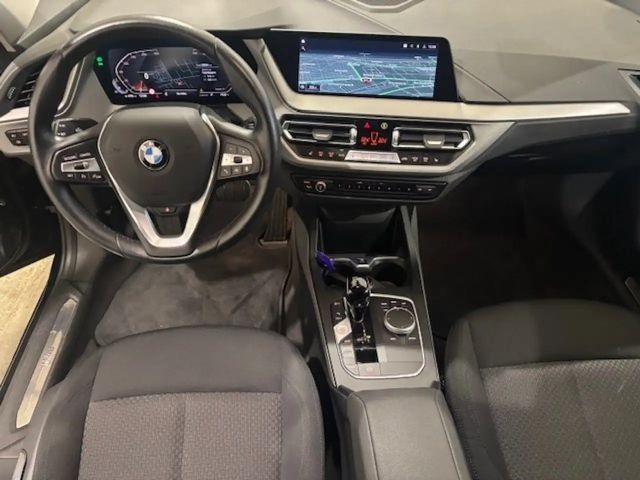 BMW 120 120i Sedan