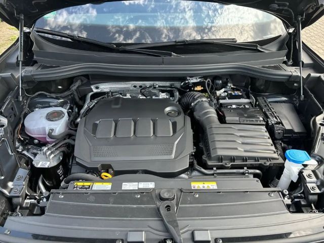 Volkswagen Tiguan 4Motion DSG R-Line