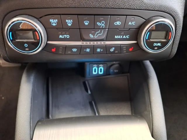 Ford Focus Titanium Wagon