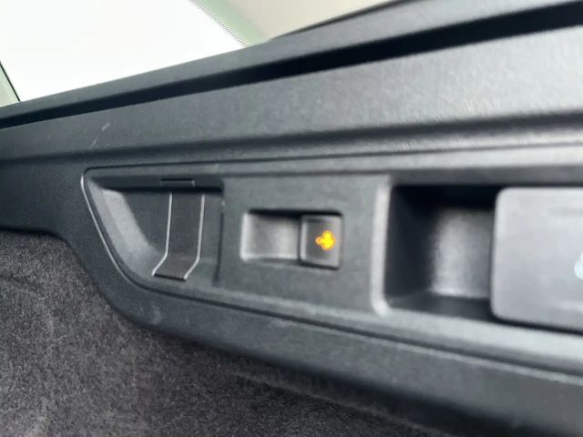 Volkswagen Passat 1.5 eTSI Business Variant