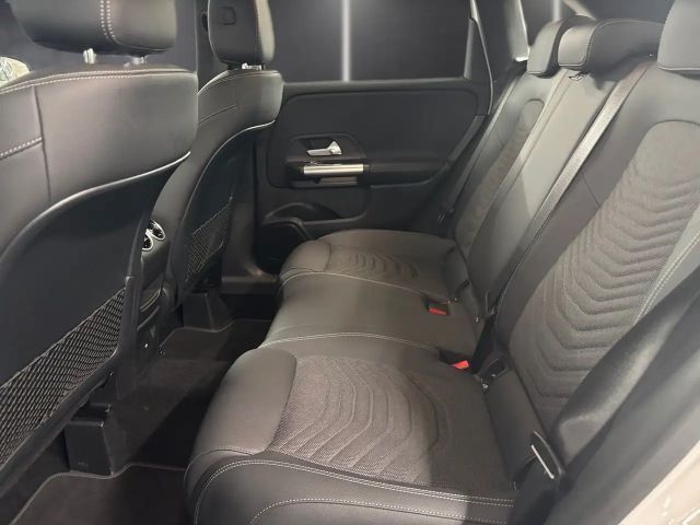 Mercedes-Benz B 200 Progressive Sedan