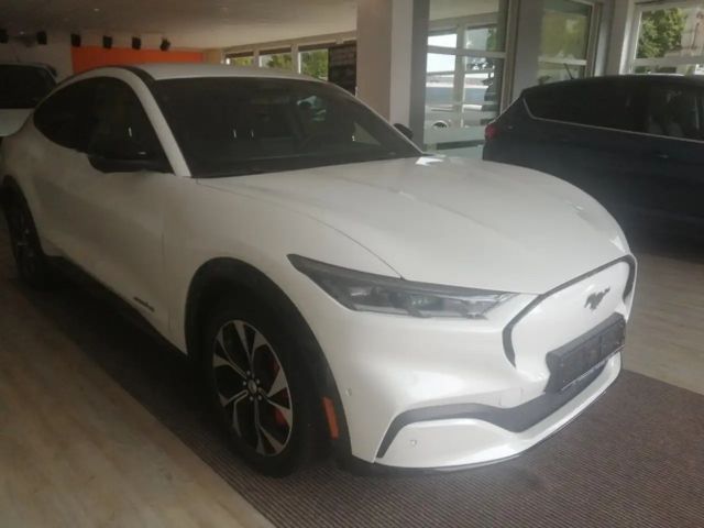 Ford Mustang Mach-E AWD Premium