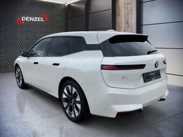 BMW iX xDrive45