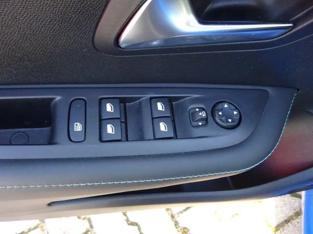 Peugeot 208 Allure Pack