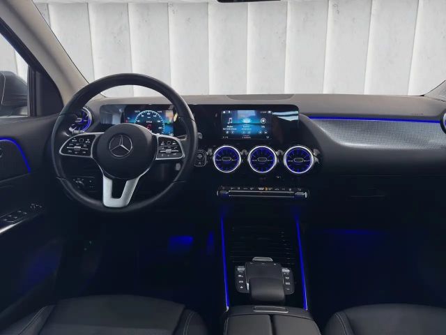 Mercedes-Benz GLA 200 4MATIC GLA 200 d