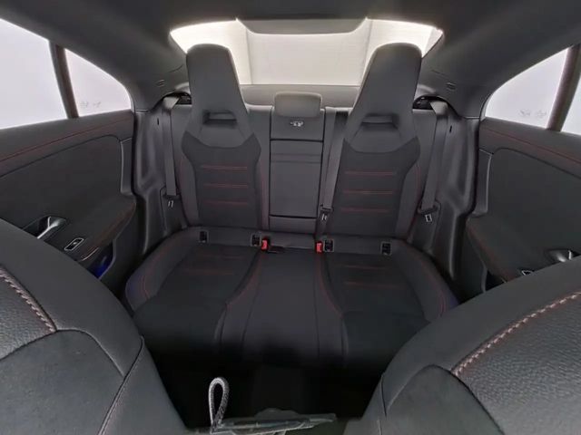 Mercedes-Benz CLA 200 AMG Line Coupé