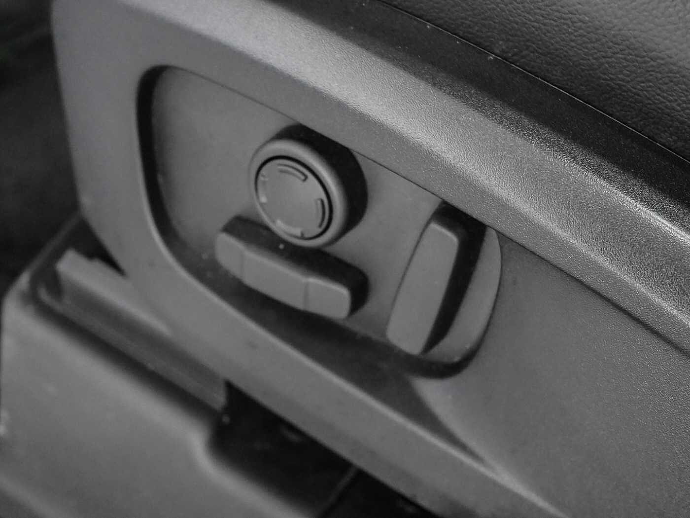 Land Rover Defender 110 Dynamic SE