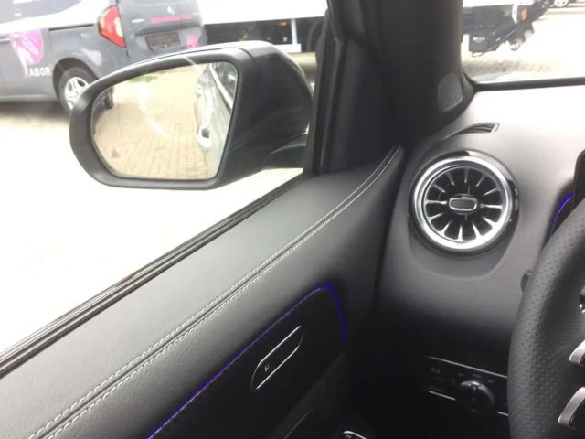 Mercedes-Benz GLB 180 AMG Line