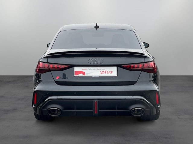 Audi RS3 Quattro S-Tronic Sedan