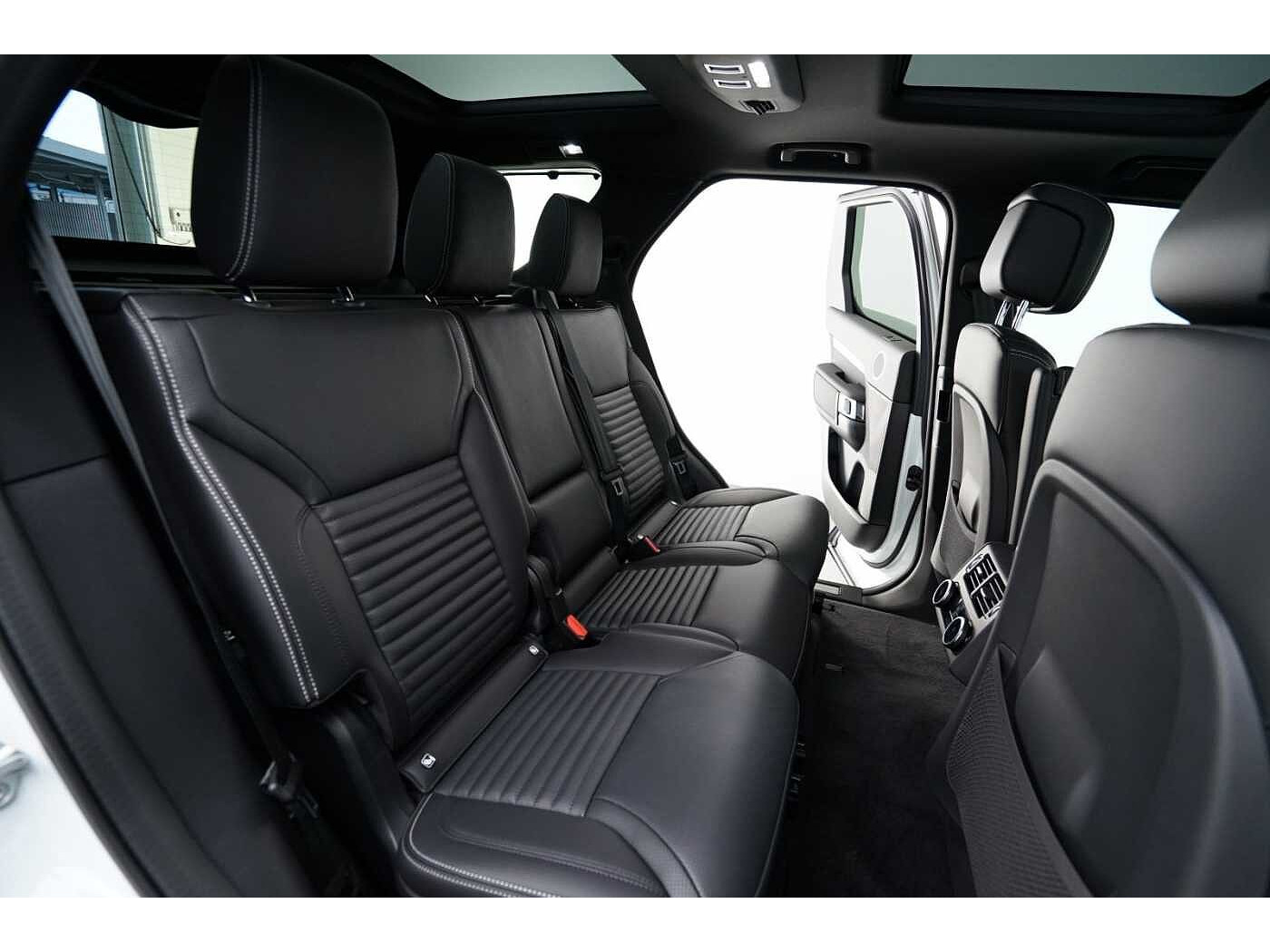 Land Rover Discovery D250 Dynamic SE