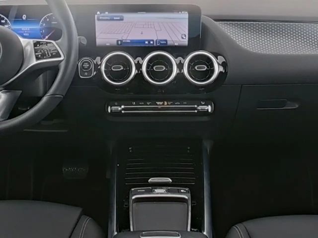 Mercedes-Benz B 200 Sedan