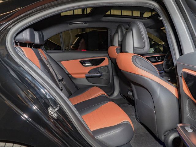 Mercedes-Benz C 200 AMG Line Sedan